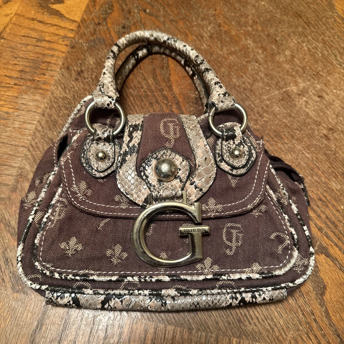 25+ GUESS Canvas Exterior Shoulder Bags for Women for sale 25+ GUESS Canvas Exterior Shoulder Bags for Women for sale