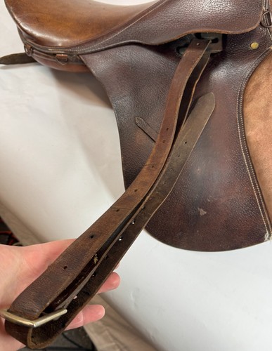 Vintage CORTINA Argentina Leather 18 English Jumping Style Saddle 4677 #4677 - Picture 9 of 17