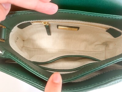 【美品】TORYBURCH KIRA CHEVRON グリーン Tory Burch Kira Basil Chevron Leather Purse, Small