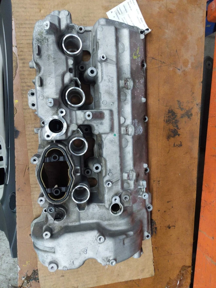 Cubierta válvula derecha BMW X5M 16 17 18 4,4 L Foto 3 de 4