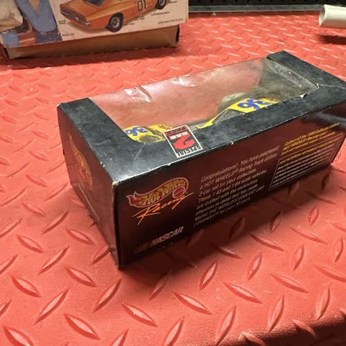 1999 Hot Wheels Racing Nascar 2 Car Pack #36 Ernie Irvan 1:24 1:64 M&M S88C - Picture 4 of 5