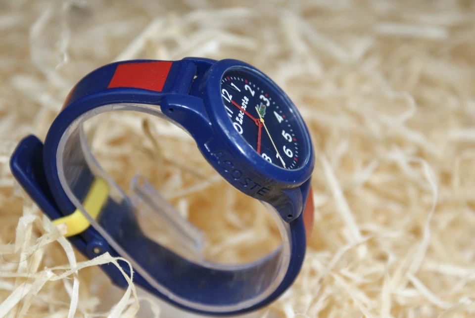 Lacoste LC .102.9.47.3070 unisex quartz wristwatch (W46) - image 3 of 4