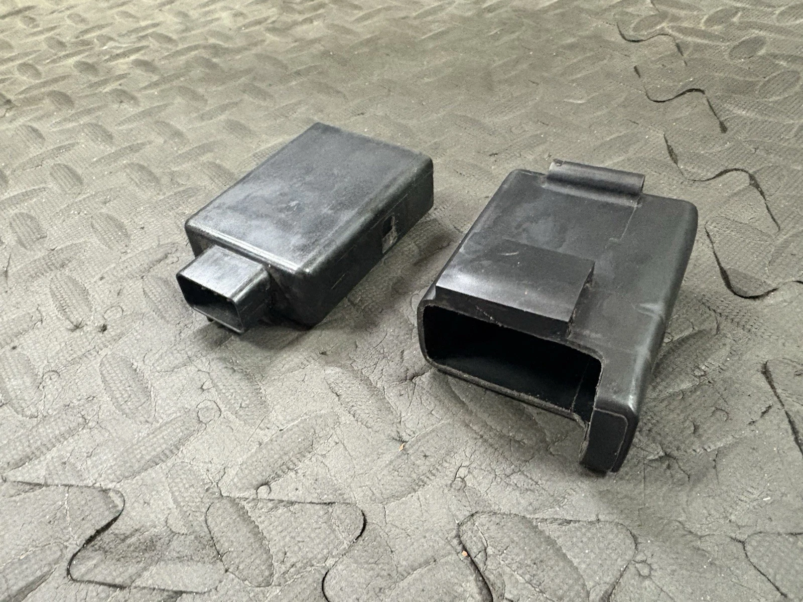 1989 HONDA CR125R OEM ECU CDI COMPUTER CONTROL IGNITION UNIT BOX 30410-KZ4-003