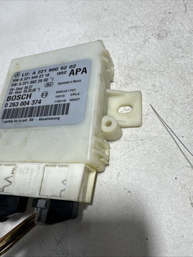 2010-2013 Mrecedes S 550 Park Assist Platonic Sensor Control Module A2219009202 - Picture 4 of 10