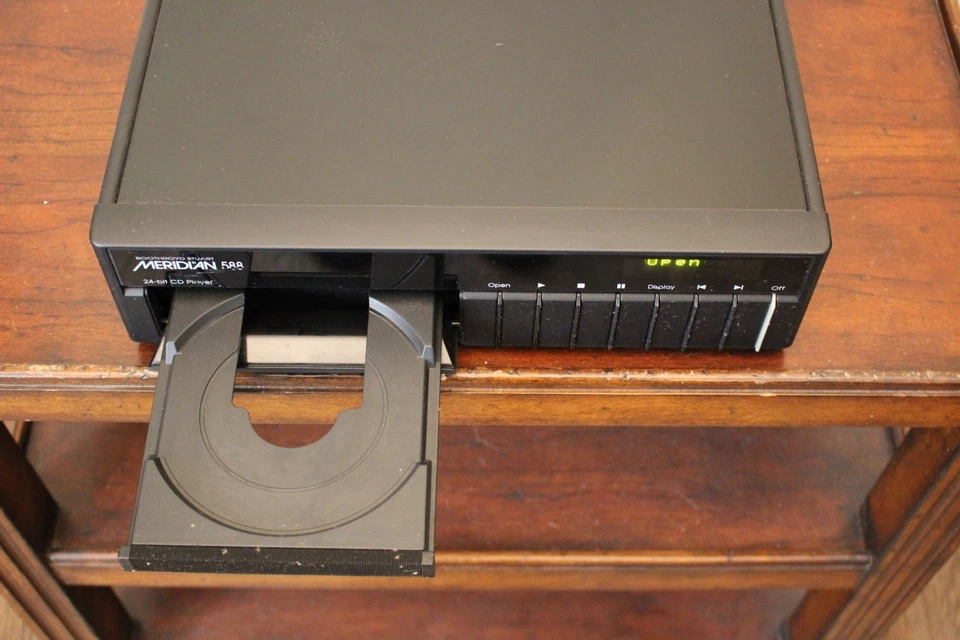 Reproductor de CD Meridian Boothroyd Stuart 588 24 bits para piezas o reparación Foto 3 de 4