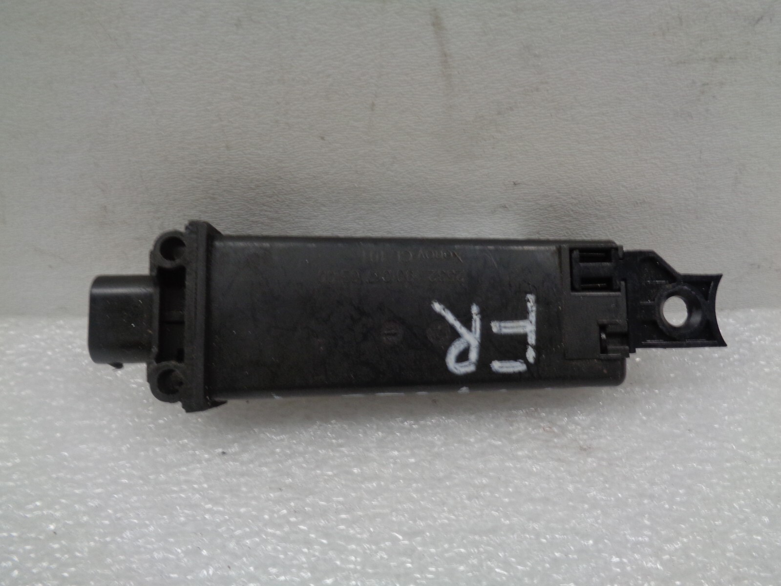 04-08 Maserati Quattroporte M139 TPMS Tire Pressure Monitor Sensor OEM AK230157
