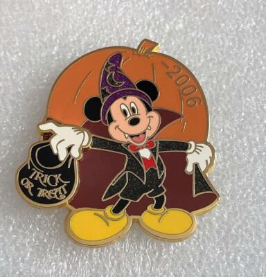 Disney DSF Mickey Mouse as Vampire Trick or Treat Halloween 2006