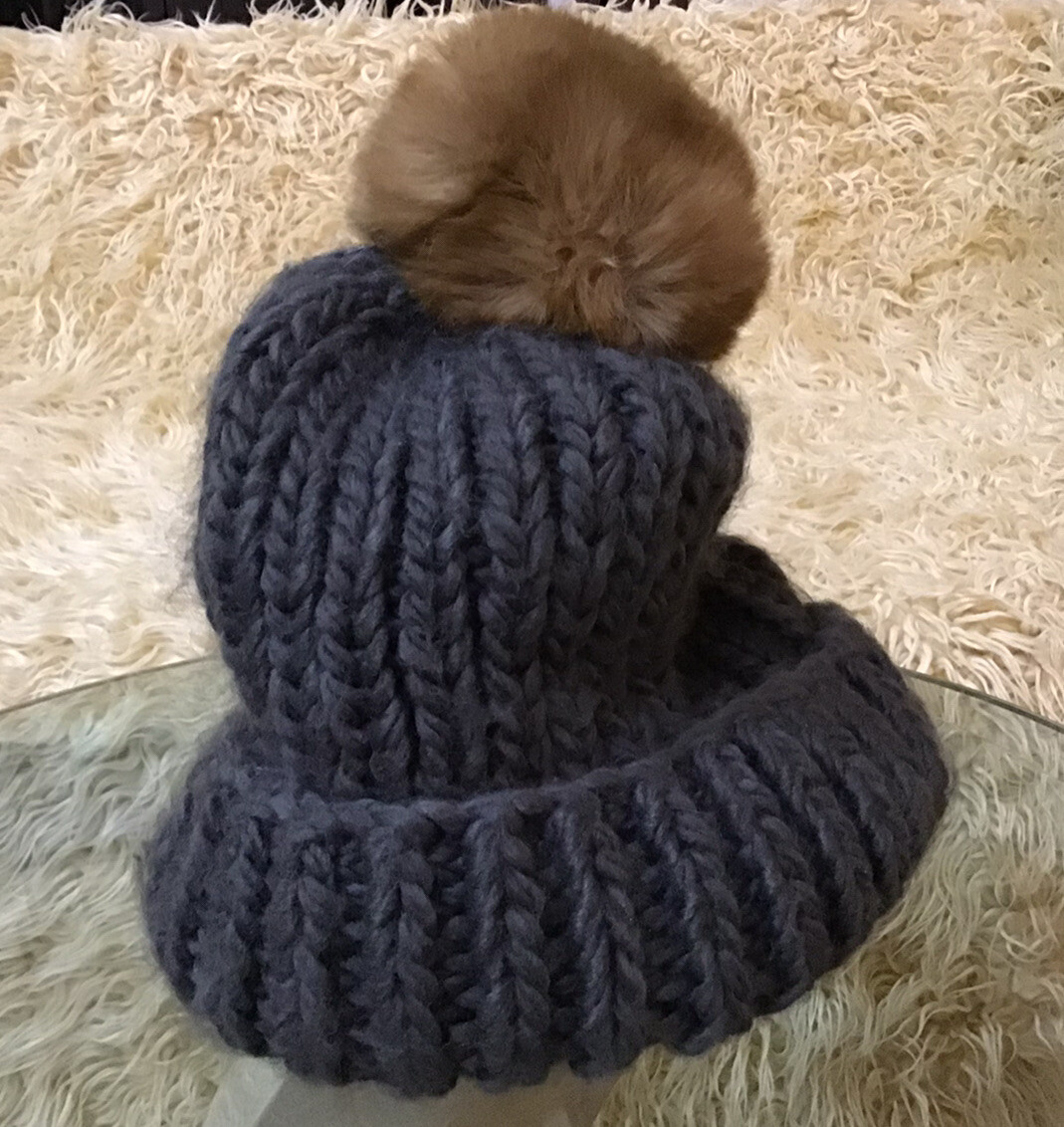 New BARNEYS New York Gray Knit Tassel Hat Beanie with Brown  display picture 3