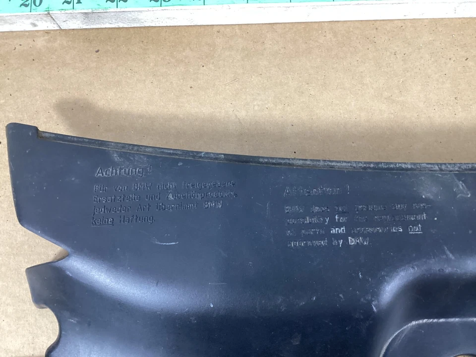 Cubierta de admisión de aire del motor BMW X3 2004-2010 moldura rejilla de soporte del radiador OEM. Foto 2 de 4