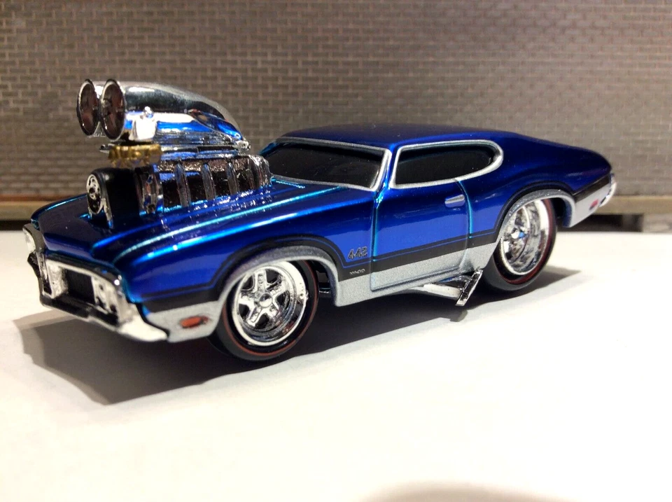 THE ORIGINAL MUSCLE MACHINES  1970 OLDS 442 1:64 DIECAST  70 OLDSMOBILE 442  - Image 3 of 4
