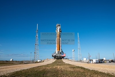 ARTEMIS II NASA SLS ORION SPACECRAFT ROCKET ROLL OUT PAD 2026 4X6 POSTCARD PHOTO