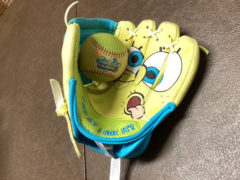 Spongebob Baseball Mitt and Ball (Preowned)