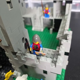 Vintage LEGO Set 6080, King's Castle, 100% Complete With Instructions