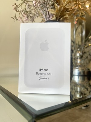 MagSafe Compatible Battery Pack White Magnetic Wireless Charger for iPhone