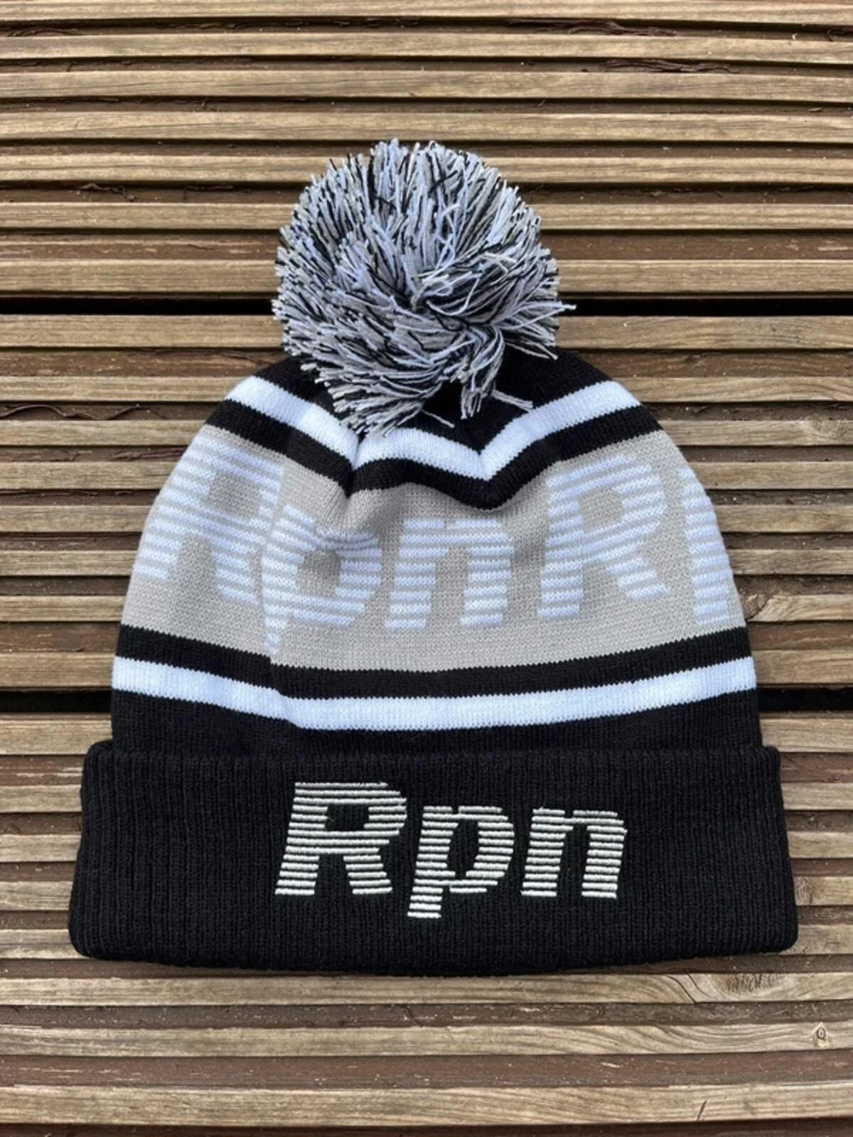 Rpn oversized wide fit bobble hat warm winter beanie streetwear stussy vans
Opens in a new window or