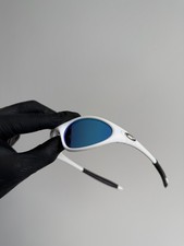 Oakley Mitute White Blue Vintage Sunglasses Gorpcore USA Y2K Avantgarde Archive