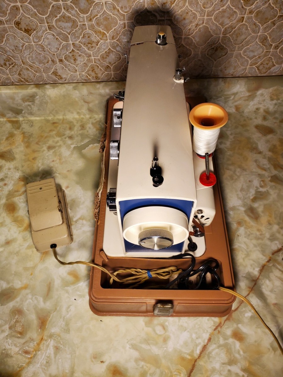 Vtg Wards Signature Lightweight J278A Sewing Machine. Needs Vtg Wards Signature Lightweight J278A Sewing Machine. Needs