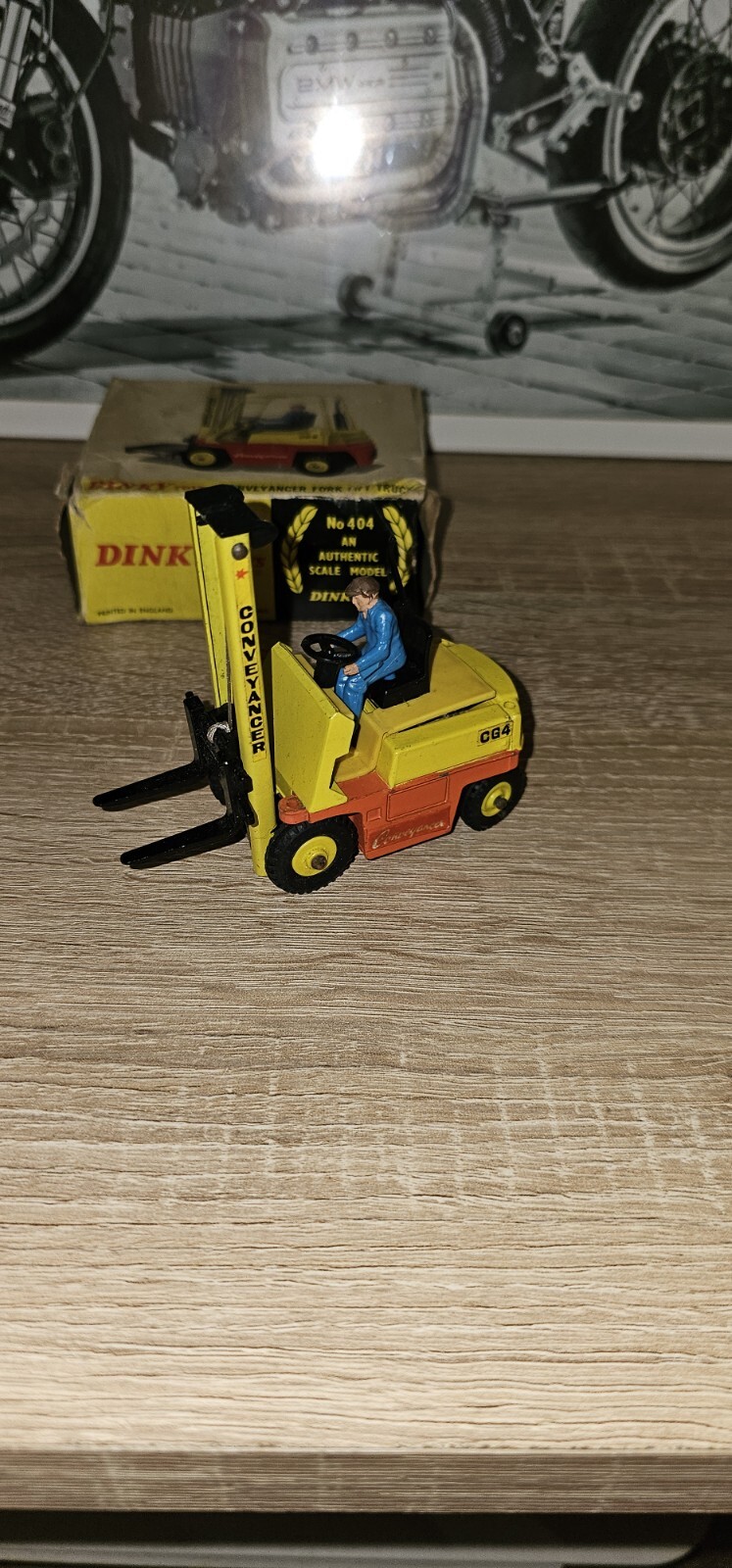 Dinky 404, Conveyancer Fork Lift Truck - Free Price Guide & Review