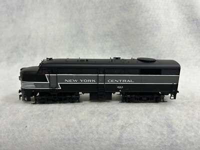 Beautiful Proto 2000 FA A-A New York Central 2 Engine Set Both Pwrd. HO