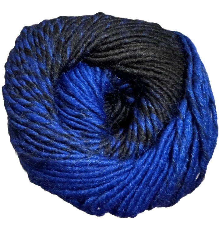 Lion Brand SCARFIE Yarn Black/Royal WOOL Blend Tonal Ombré 5.3 Oz 312 Yds - Image 3 of 4