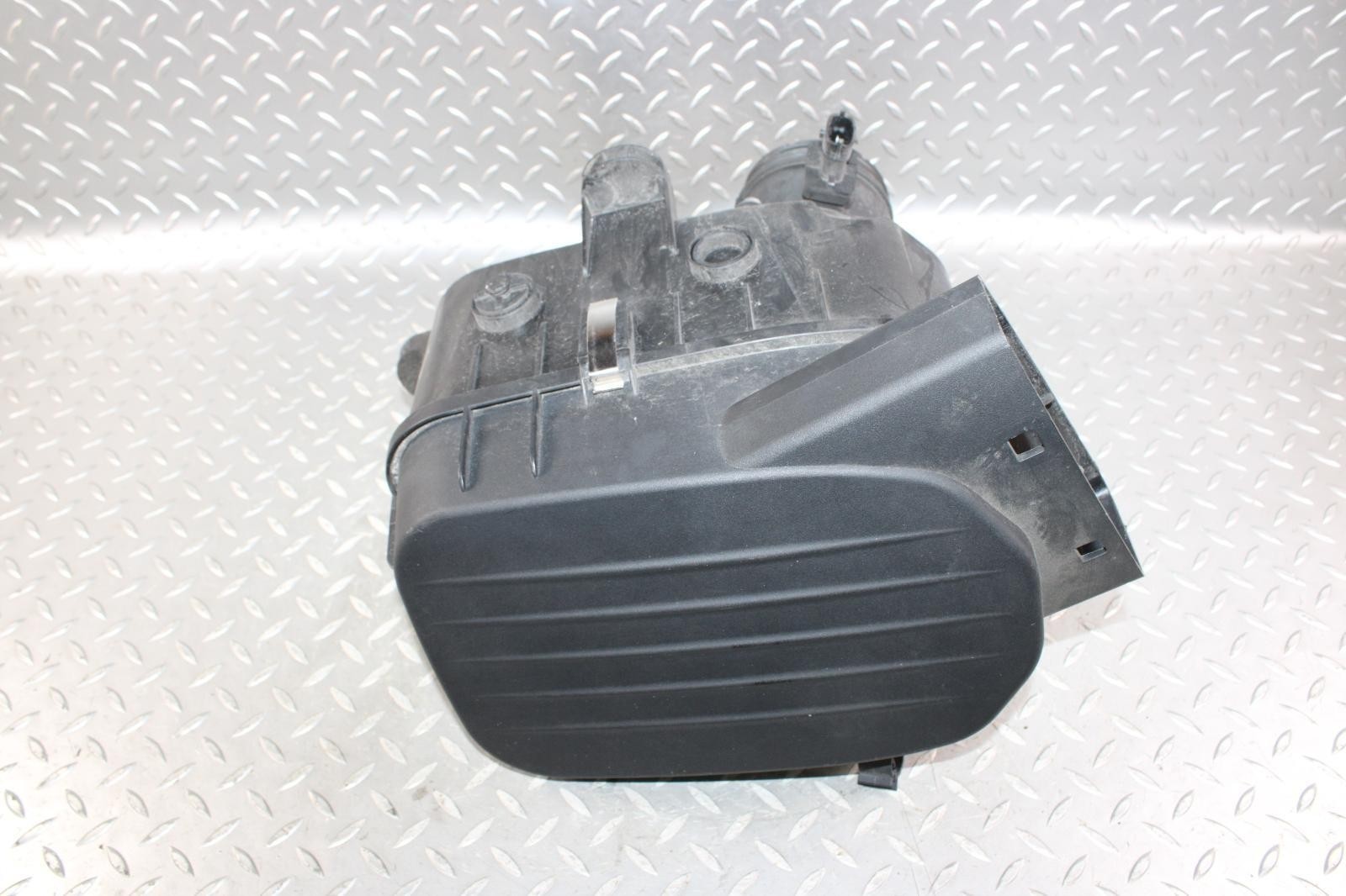 Maserati Ghibli 2014-2017 Left Air filter box