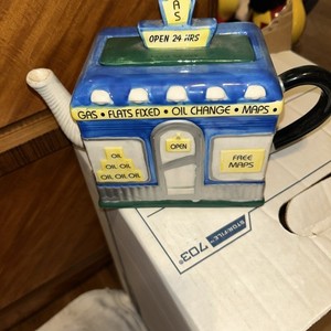 VINTAGE FITZ AND FLOYD OMNIBUS TEAPOT GAS FILLING STATION