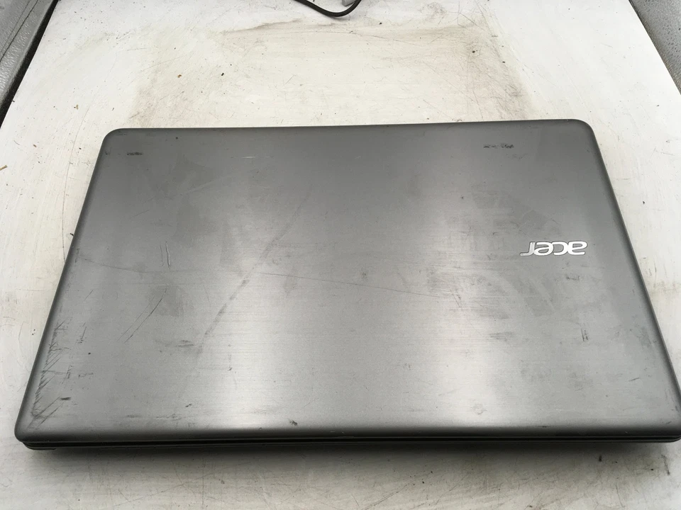 ACER ASPIRE V5 561P 6869 -FOR PARTS- Intel Core i5-4200U - 4GB RAM -15"-READ-BB - Image 4 of 4