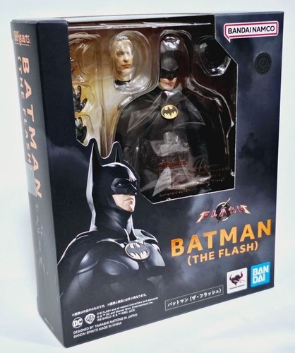 Bandai S.H. Figuarts The Flash - Batman (Michael Keaton) Tamashii Nations - Imagen 3 de 9