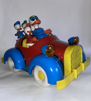 Mickey et ses amis - Véhicule à Piles Nacoral - La Voiture de la famille Donald