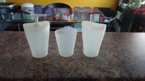 Наборы аксессуаров для ванной Rubbermaid