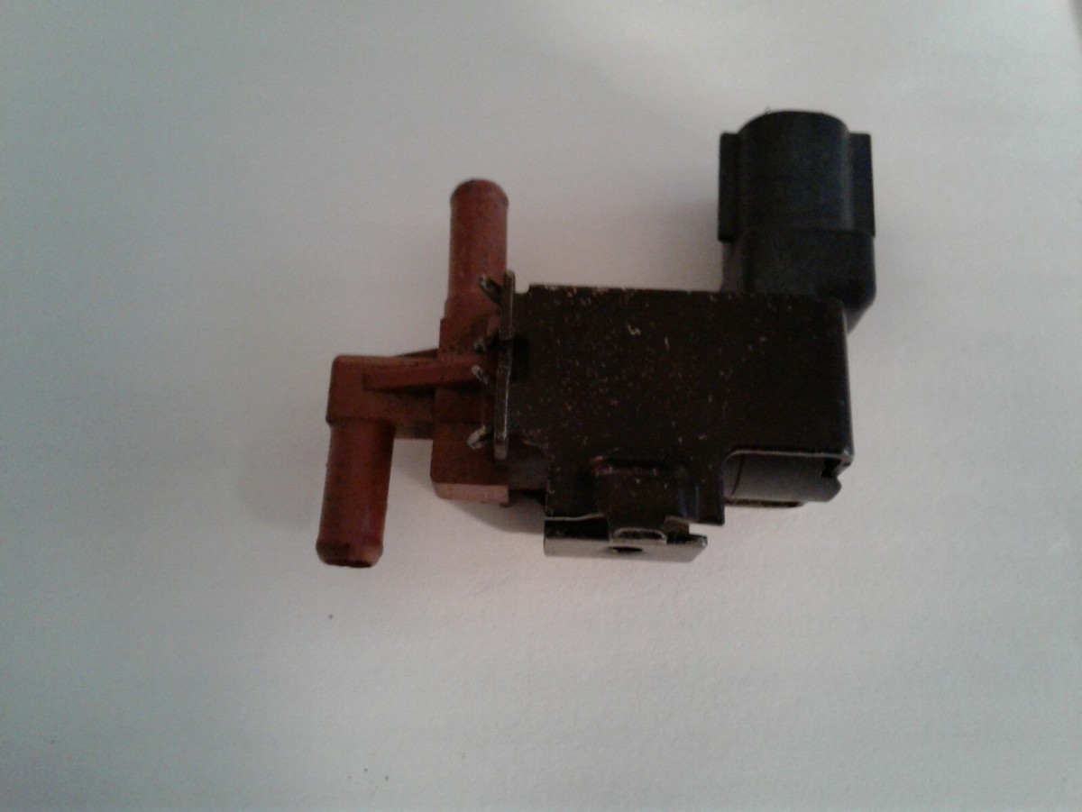 2000-02 LEXUS ES300 TOYOTA CAMRY GENUINE VACUUM SWITCHING VALVE