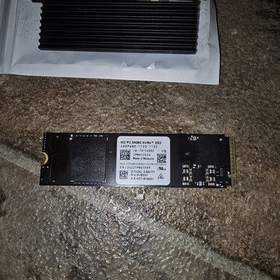 WD PC SN560 NVMe 1TB SSD Solid State Drive SDDPNQE-1T00-1002