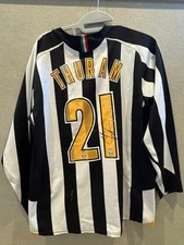 Nike Juventus Thuram #21 Signed Jersey M - 2005-2006 Season Certificate Included