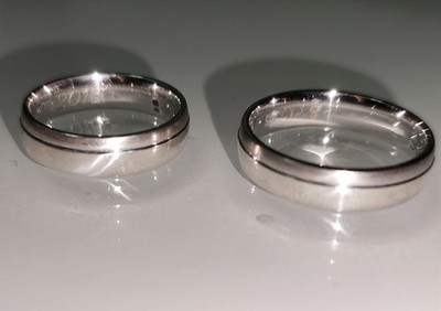 Paar voll massive schwere Eheringe oder Verlobungsringe aus Sterlingsilber 925