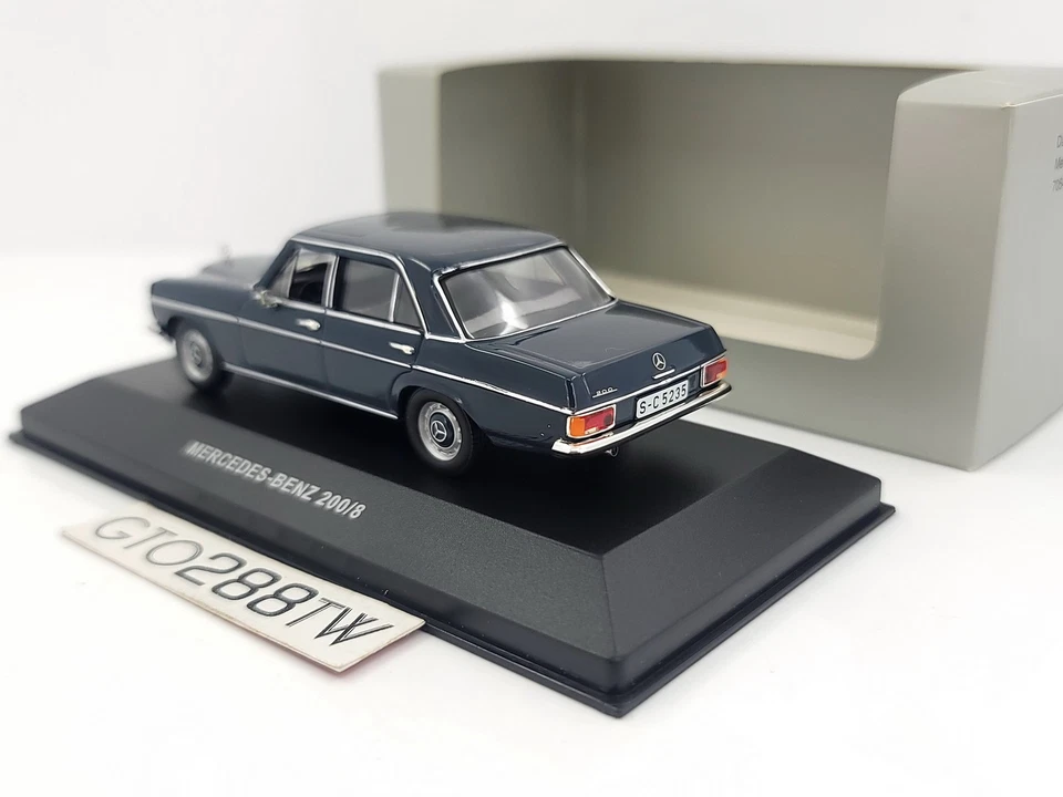 Dealer 1:43 Mercedes-Benz 200/8 Strich-Acht 1968(W115) Grey Blue - by Minichamps - Image 4 of 4
