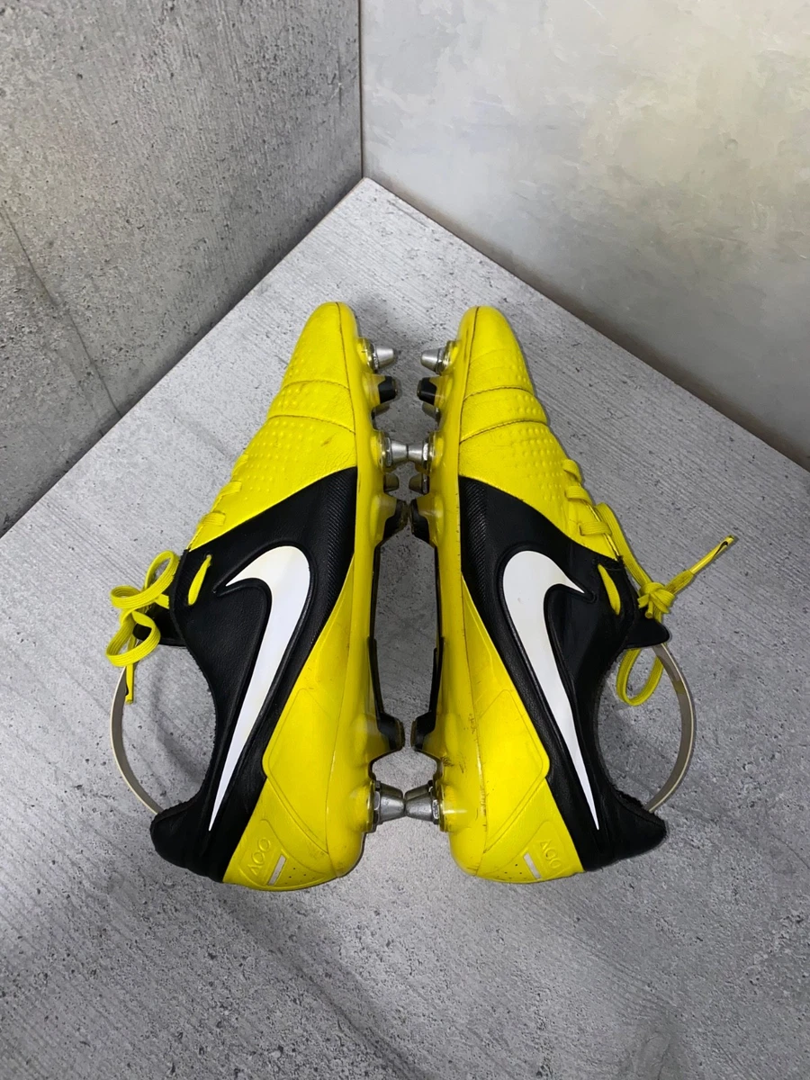Preços baixos em Chuteiras de futebol Nike Amarelo para Homens | eBay