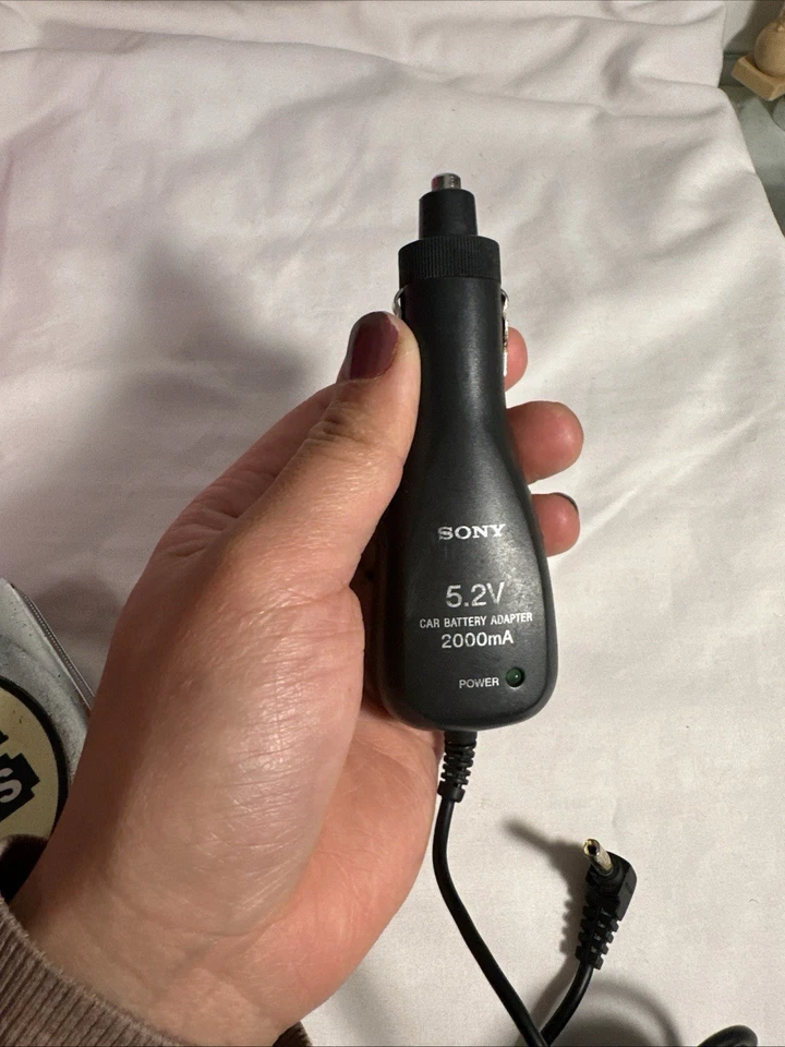 Adaptador de batería de coche Sony XA-DC3 5,2 V 2000 mA cargador CC (punta dañada) sin probar Foto 2 de 4
