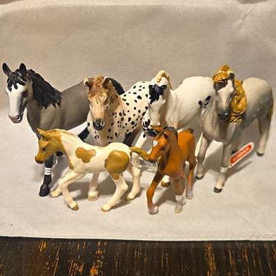 Schleich Horse & Foal Figurines Lot of 6 - Plastic Horse Class Collectible Set