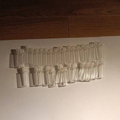 Leere kleine Glas Parfum Proben Fläschchen Flaschen Neu 33 Stück 