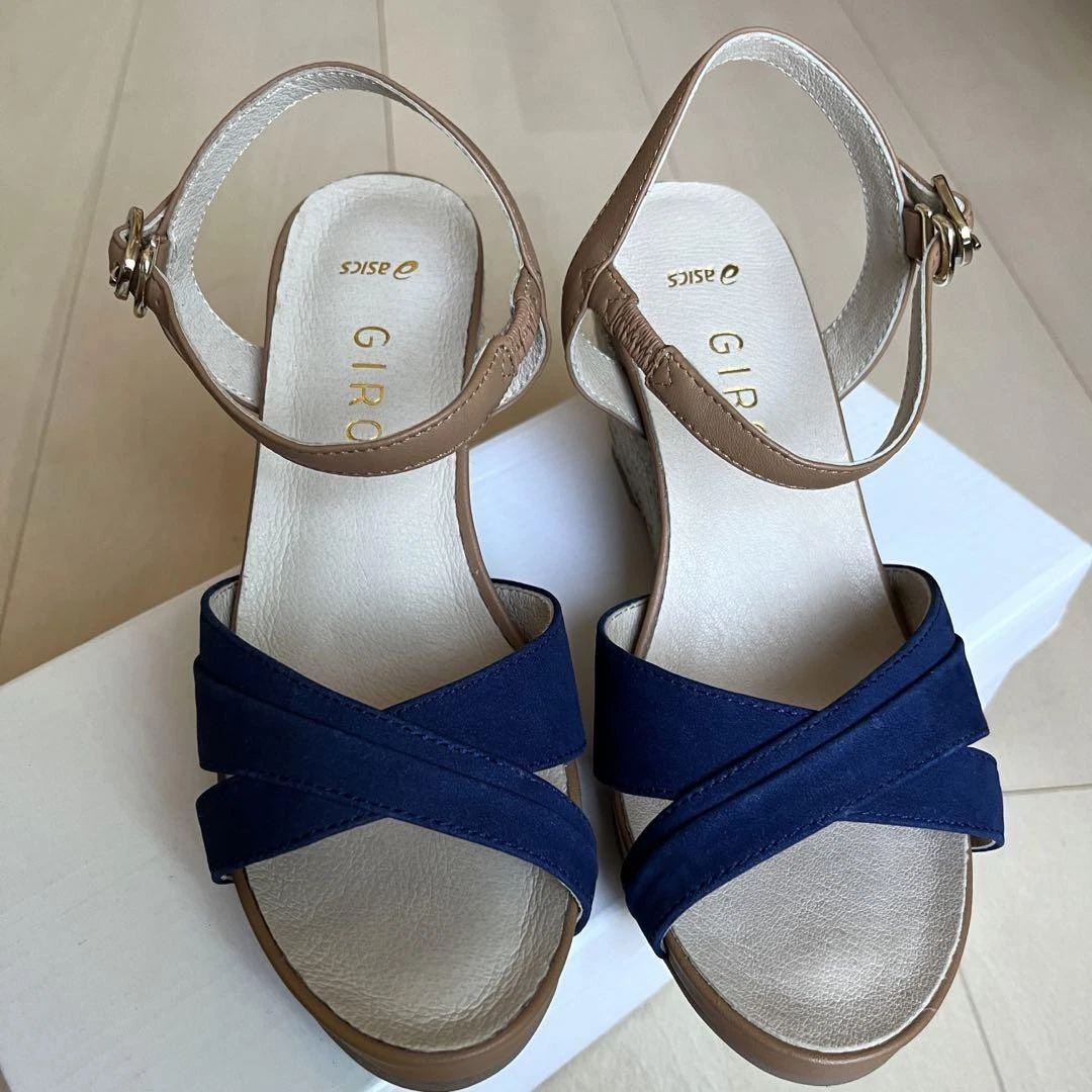 Sandali donna Asics con zeppa in pelle navy 5.0US mai usati misura 22 cm