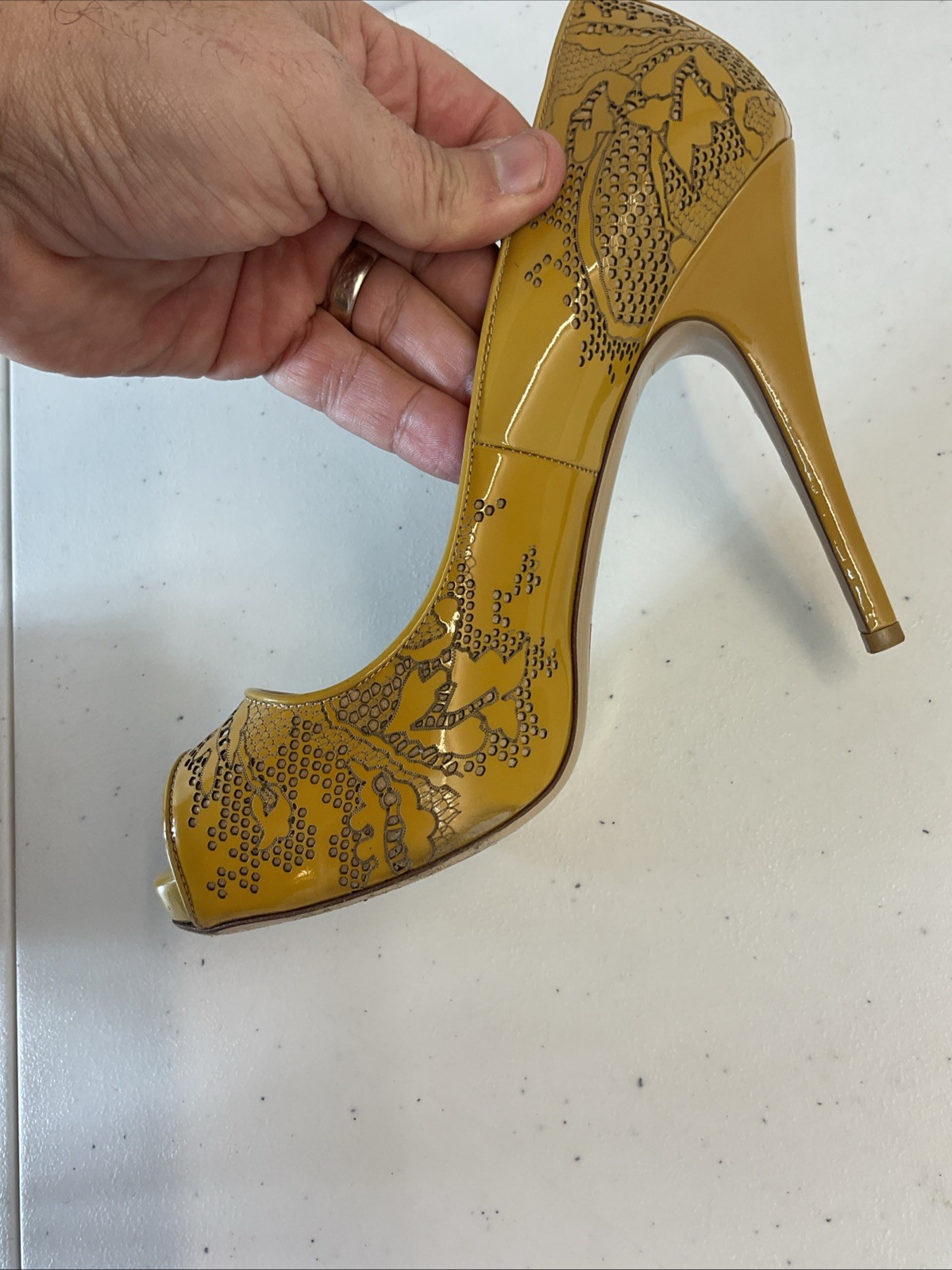 Valentino Garavani Gold Patent Lace Floral Peep Toe Pumps Heels Size 40 Us 9 thumbnail 6