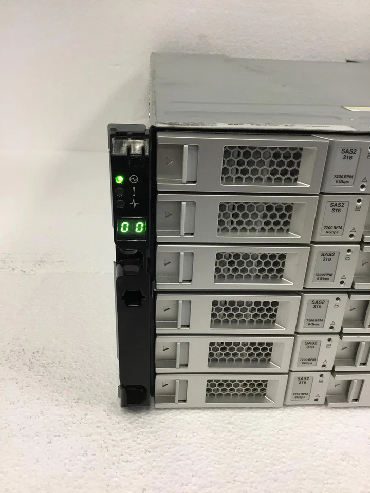 Gabinete de armazenamento Oracle ST2D24 24 compartimentos SAS com 24 caddies e 2 cartões, FRETE GRÁTIS - Imagem 2 de 4