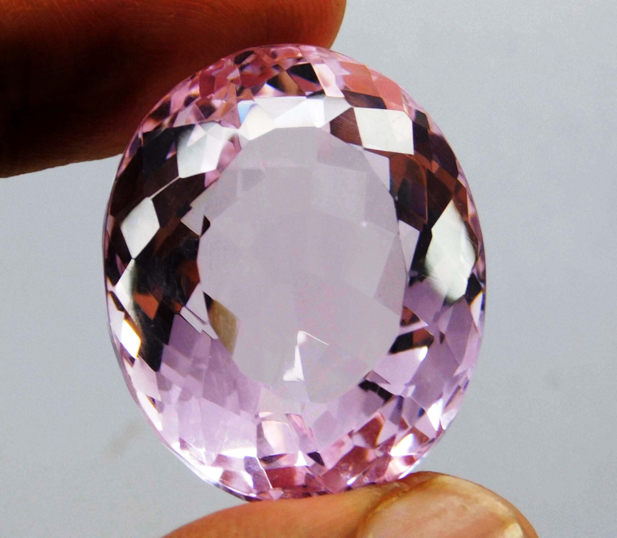 Natural 126.40 Cts Round Shape Brazilion Pink Kunzite Certifie