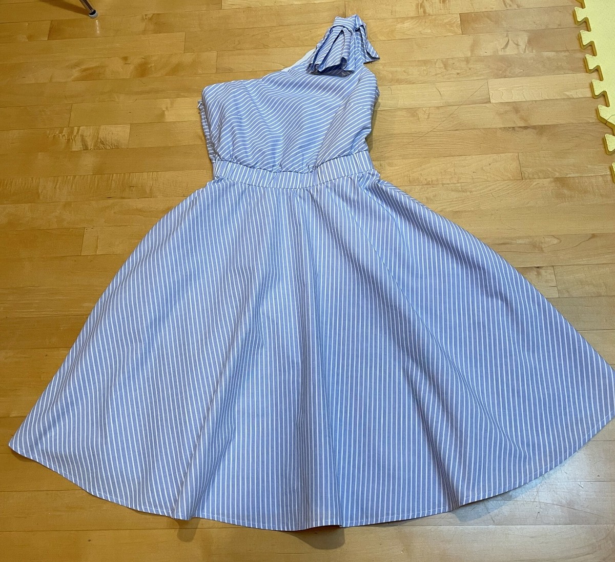 Calvin Klein Cotton Striped One-Shoulder Midi Dress. size 2