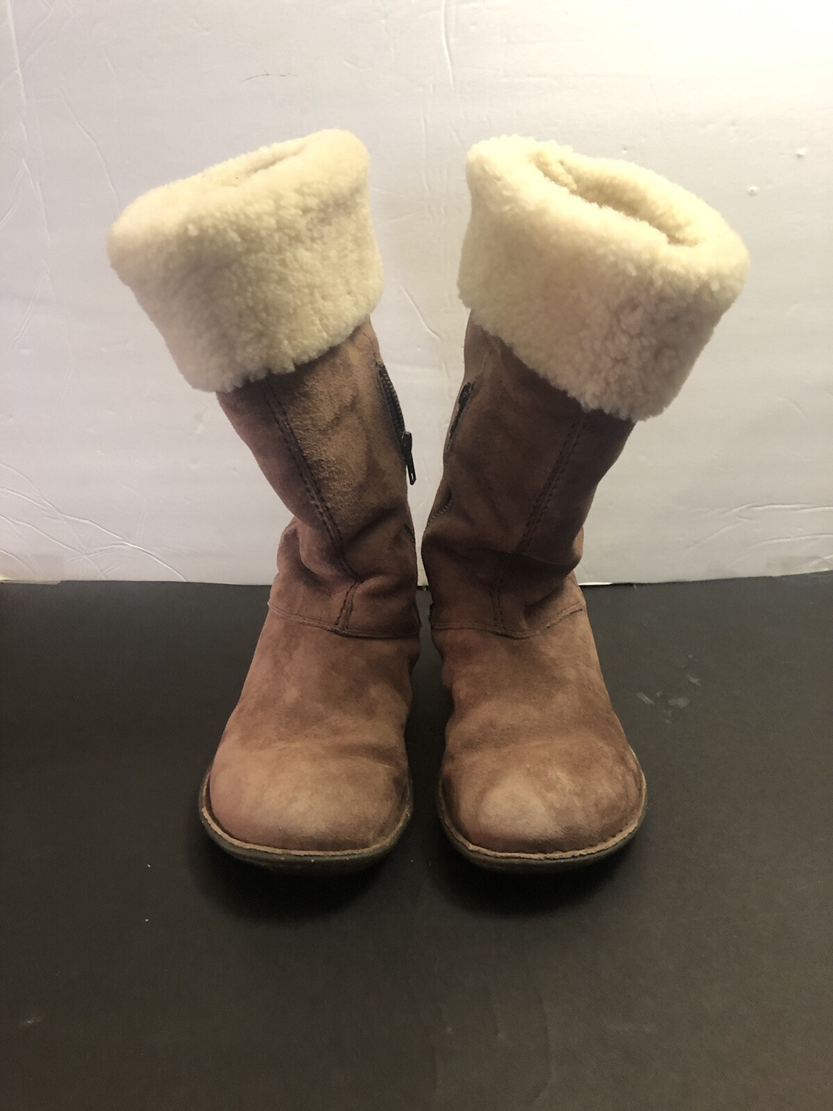 UGG Boots size 8. leather. faux fur 