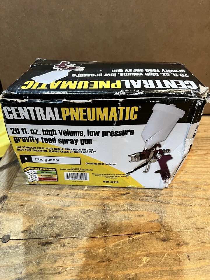  CENTRAL PNEUMATIC 20 oz. Pistola pulverizadora de aire de alimentación por gravedad HVLP Foto 4 de 4