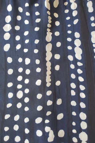 DKNY Women’s L Top Blouse V-Neck Flutter Sleeve Polka Dots Blue/White-FLAW - Picture 9 of 14