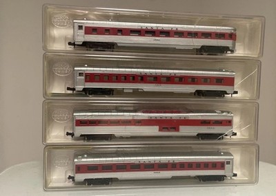 Model Power N 2x 3032, 3042 & 4052 SANTA FE Passenger, Dome & Observation Car