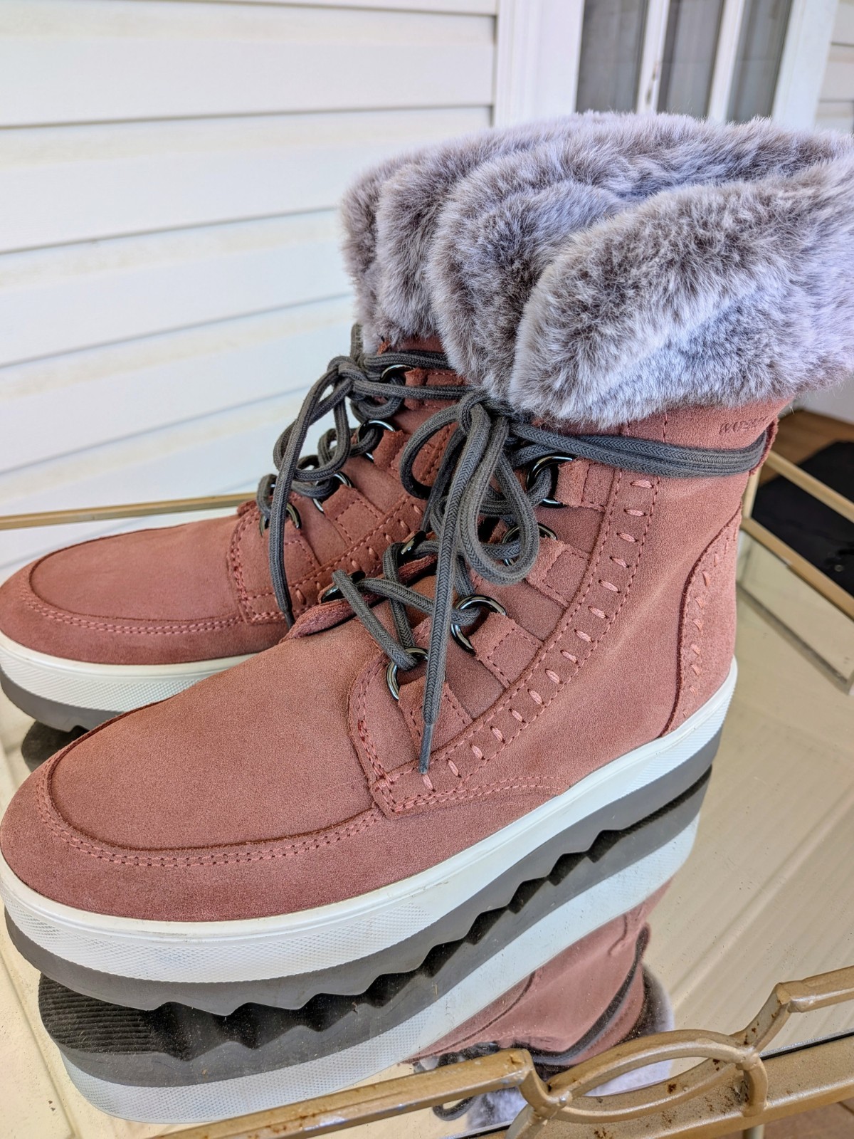 Cougar Pink Suede Fur Lined Winter Boots Size 7