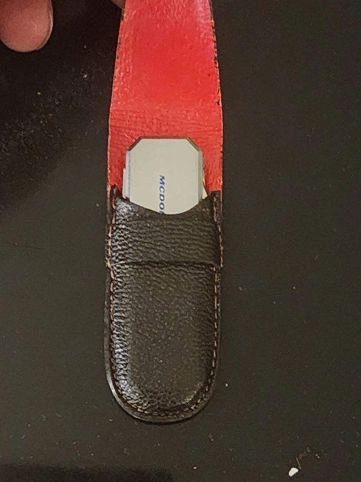 Navaja de Bolsillo McDonnell Douglas Harpoon de Colección con Estuche de Cuero Promoción Aeroespacial Foto 3 de 4